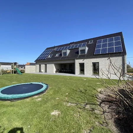 Holiday home Maison De La Lune